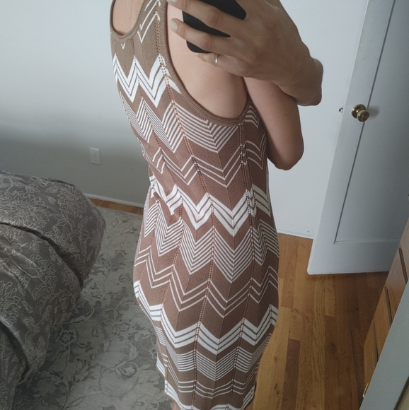 NWOT BCBGMaxAzria Stretchy Zigzag Mini Dress Sz M - Picture 5 of 9